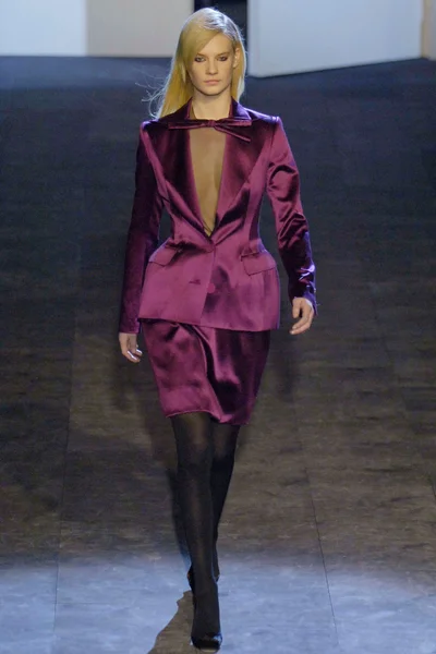 Look 28